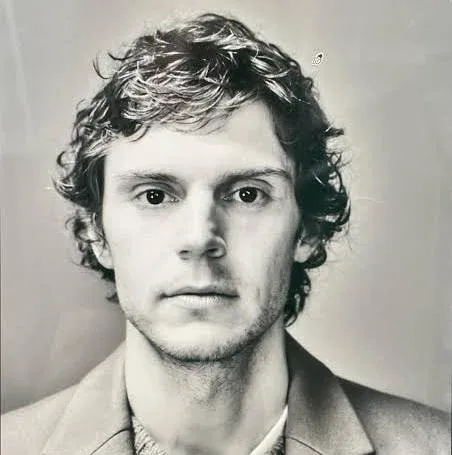 Evan Peters