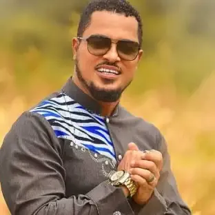 Van Vicker photo